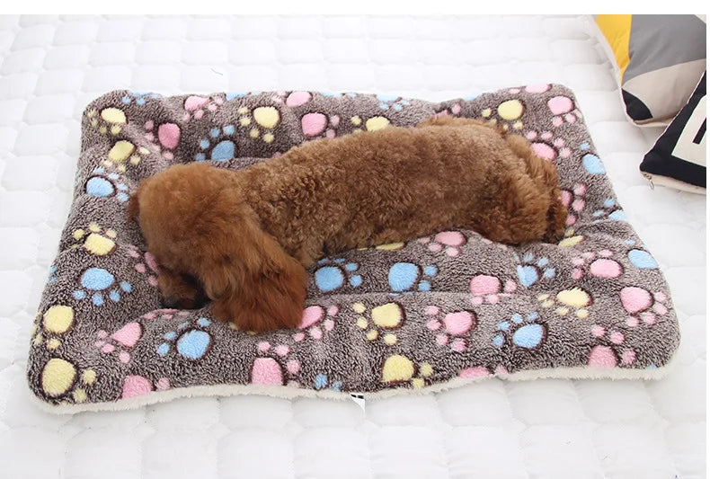 Thickened Pet Sleeping Mat Dog Bed Cat Bed Soft Fur Pet Blanket Mat Household Flannel Mattress Washable Warm Carpet Pet Supplies