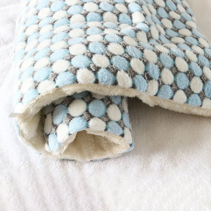 Thickened Pet Sleeping Mat Dog Bed Cat Bed Soft Fur Pet Blanket Mat Household Flannel Mattress Washable Warm Carpet Pet Supplies