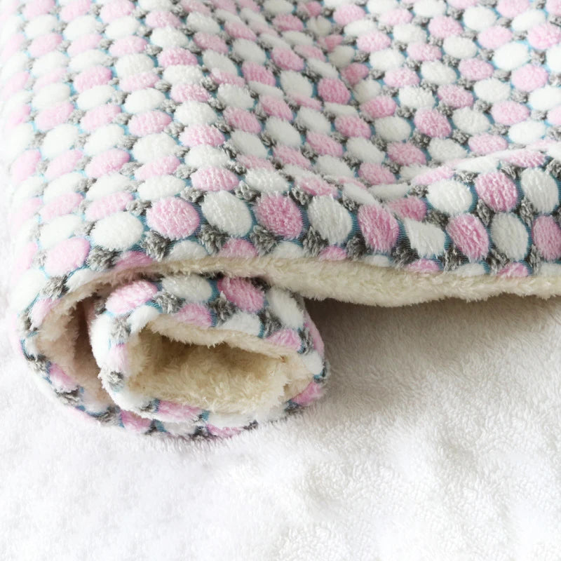 Thickened Pet Sleeping Mat Dog Bed Cat Bed Soft Fur Pet Blanket Mat Household Flannel Mattress Washable Warm Carpet Pet Supplies